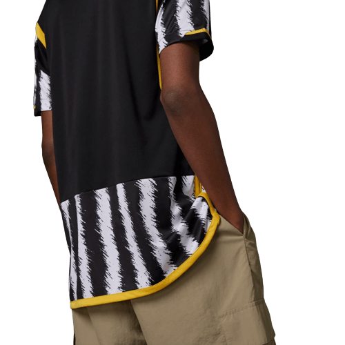 Camisa Juventus Home 23/24 - Torcedor Branca e Preta